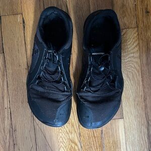 Vivo Barefoot sneakers